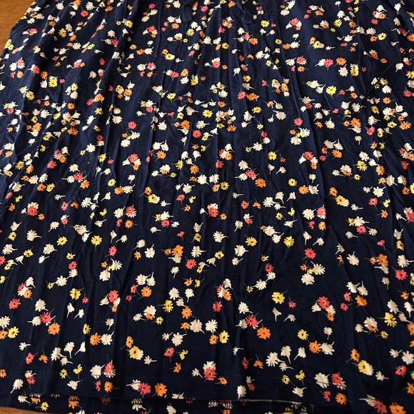 St John’s Bay Floral Skirt - Picture 1 of 5